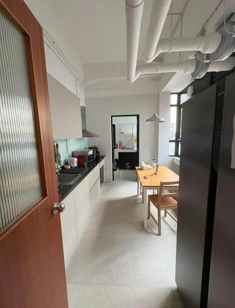 Master Bedroom along River Valley Road near Great World City, River Valley Road, Orchard / River Valley, Room Rental, 300 sqft, Walk-up Apartment For Rent, by Sylvester Ee, 500274904 - Kitchen - PropertyGuru.com.sg