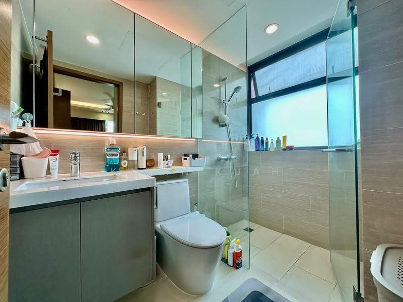 The Topiary, 15 Fernvale Lane, Seletar / Yio Chu Kang, 4 Bedrooms, 1,389 sqft, Condominium For Sale, by Kavin Kuah, 500274905 - Bathroom - PropertyGuru.com.sg