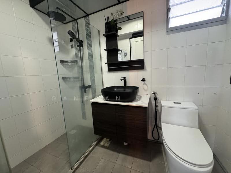 433B Sengkang West Way, 433B Sengkang West Way, Seletar / Yio Chu Kang, 3 Bedrooms, 1,216 sqft, HDB Flat For Sale, by Ganesan Nesh, 500274912 - Bathroom - PropertyGuru.com.sg