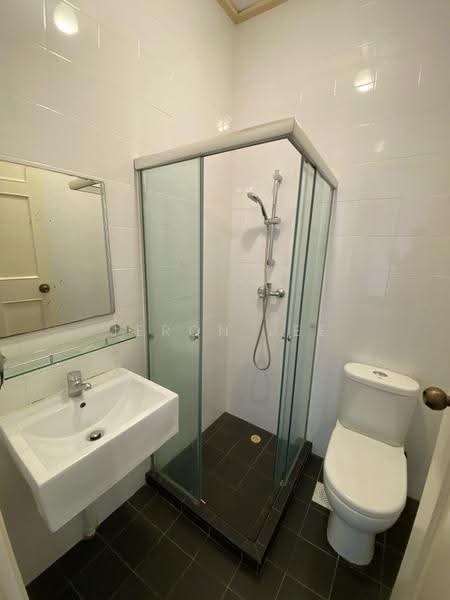 Townerville, McNair Road, Balestier / Toa Payoh, 4 Bedrooms, 2,918 sqft, Conservation House For Rent, by Jeron Lee, 500274932 - Bathroom - PropertyGuru.com.sg