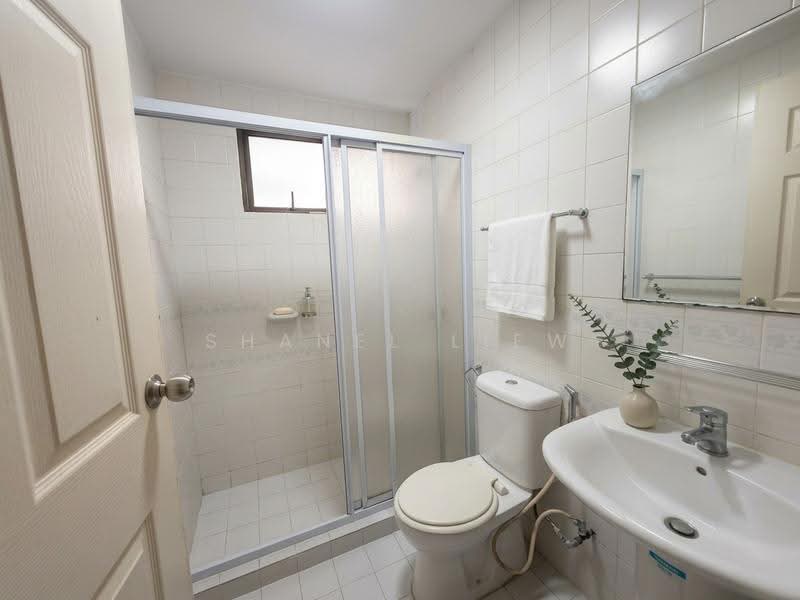 Bayshore Park, 52 Bayshore Road, Bedok / Upper East Coast, 2 Bedrooms, 936 sqft, Condominium For Sale, by Shanel Liew, 500274933 - Bathroom - PropertyGuru.com.sg