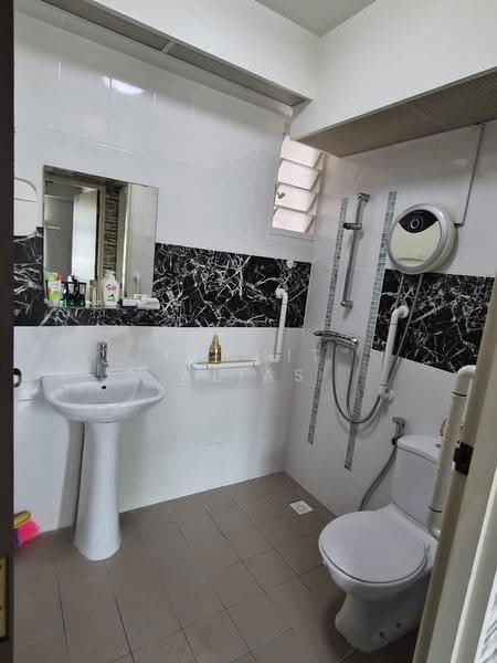 342B Yishun Ring Road, 342B Yishun Ring Road, Sembawang / Yishun, 2 Bedrooms, 731 sqft, HDB Flat For Sale, by Bakhit Alias, 500274934 - PropertyGuru.com.sg