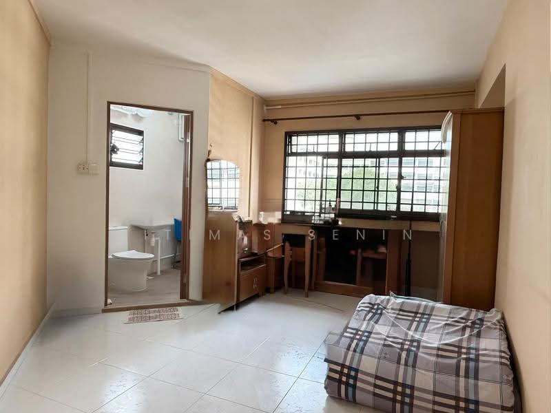 707 Woodlands Drive 40, 707 Woodlands Drive 40, Admiralty / Woodlands, 2 Bedrooms, 1,076 sqft, HDB Flat For Sale, by Sitimas Senin, 500274942 - Master Bedroom - PropertyGuru.com.sg