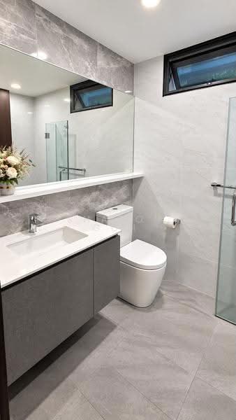 The Brownstone, 160 Canberra Drive, Sembawang / Yishun, 3 Bedrooms, 915 sqft, Condominium For Rent, by Sharon Goh, 500274943 - Master Bathroom - PropertyGuru.com.sg