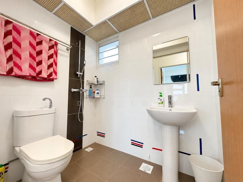 41A Margaret Drive, 41A Margaret Drive, Alexandra / Commonwealth, 2 Bedrooms, 678 sqft, HDB Flat For Rent, by Dion Koh, 500274946 - Bathroom - PropertyGuru.com.sg