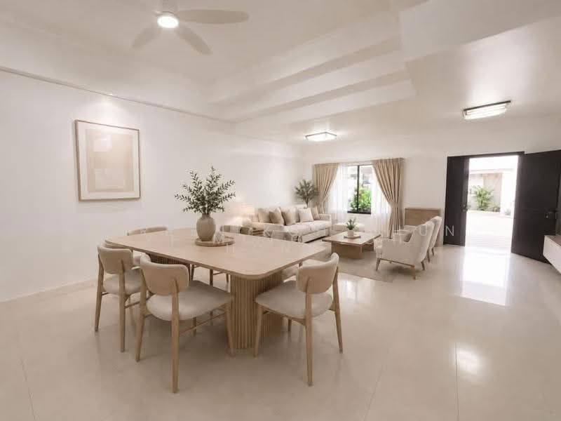 C.H.E.A.P Inter-Terrace Minutes to Serangoon MRT, Hougang / Punggol / Sengkang, 4 Bedrooms, 1,895 sqft, Terraced House For Sale, by Darren Koh Chun Hong, 500274973 - Living Room - PropertyGuru.com.sg