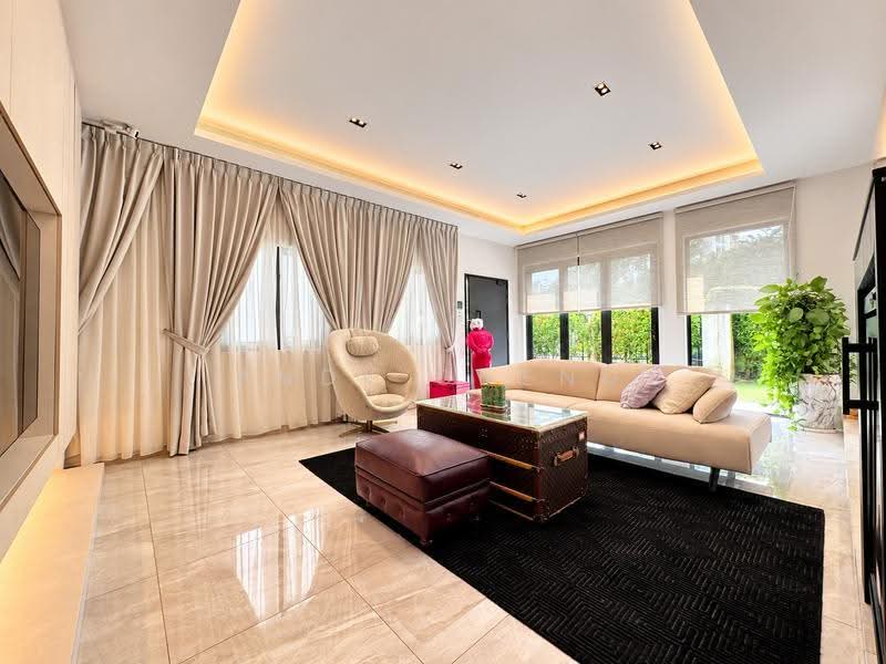 โ
๐๐ฎ๐ป๐ฑ๐ฒ๐ฑ ๐๐
๐ฐ๐ฒ๐น๐น๐ฒ๐ป๐ฐ๐ฒ โ
Beautifully Renovated | Freehold | Hillview Villas Estate, Hillview Crescent | Hillview Drive | Hillview Way, Dairy Farm / Bukit Panjang / Choa Chu Kang, 5 Bedrooms, 4,300 sqft, Corner Terrace For Sale, by Andy Cheng, 500274992 - Living Hall - PropertyGuru.com.sg