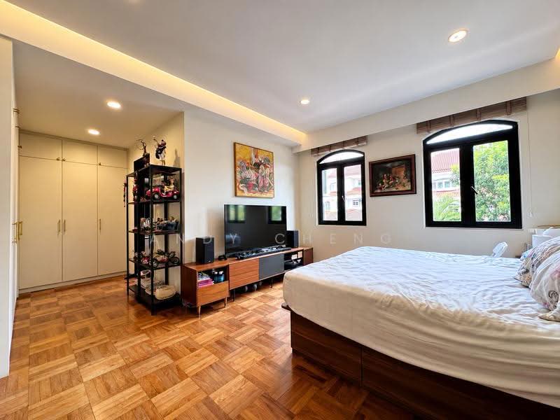 โ
๐๐ฎ๐ป๐ฑ๐ฒ๐ฑ ๐๐
๐ฐ๐ฒ๐น๐น๐ฒ๐ป๐ฐ๐ฒ โ
Beautifully Renovated | Freehold | Hillview Villas Estate, Hillview Crescent | Hillview Drive | Hillview Way, Dairy Farm / Bukit Panjang / Choa Chu Kang, 5 Bedrooms, 4,300 sqft, Corner Terrace For Sale, by Andy Cheng, 500274992 - Bedroom - PropertyGuru.com.sg