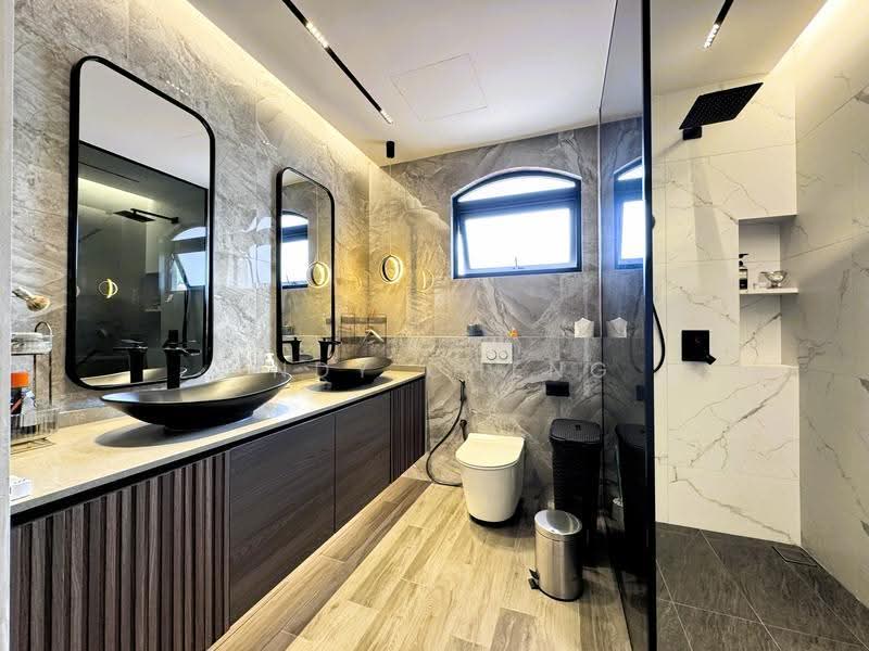 โ
๐๐ฎ๐ป๐ฑ๐ฒ๐ฑ ๐๐
๐ฐ๐ฒ๐น๐น๐ฒ๐ป๐ฐ๐ฒ โ
Beautifully Renovated | Freehold | Hillview Villas Estate, Hillview Crescent | Hillview Drive | Hillview Way, Dairy Farm / Bukit Panjang / Choa Chu Kang, 5 Bedrooms, 4,300 sqft, Corner Terrace For Sale, by Andy Cheng, 500274992 - Bathroom - PropertyGuru.com.sg