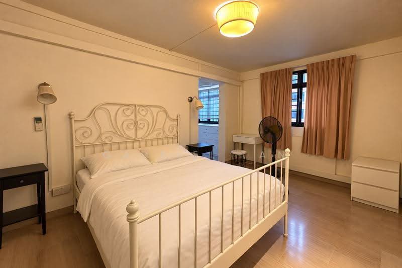 C.H.E.A.P.E.S.T 3-Room HDB over 650sqft High Floor | All race Eligible | D3, Commonwealth Crescent, Commonwealth Close, Alexandra / Commonwealth, 2 Bedrooms, 678 sqft, HDB Flat For Sale, by Gabriel Tan, 500274993 - Bedroom - PropertyGuru.com.sg