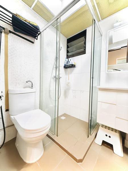 996A Buangkok Crescent, 996A Buangkok Crescent, Hougang / Punggol / Sengkang, 3 Bedrooms, 990 sqft, HDB Flat For Sale, by Hanson Chan, 500275046 - Bathroom - PropertyGuru.com.sg