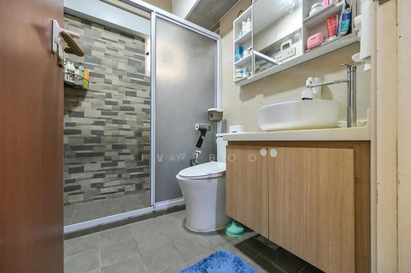 266C Punggol Way, 266C Punggol Way, Hougang / Punggol / Sengkang, 3 Bedrooms, 990 sqft, HDB Flat For Sale, by Ivy Boo, 500275123 - Bathroom - PropertyGuru.com.sg