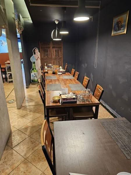 CHAGEE, COFFEE CLUB, or ANY DESSERT CAFE CORNER UNIT PRIME AREA, ARAB STREET DUAL FRONTAGE, Beach Road / Bugis / Rochor, 1,500 sqft, Food & Beverage For Rent, by Desmiarti Desi, 500275124 - Dining Room - CommercialGuru.com.sg