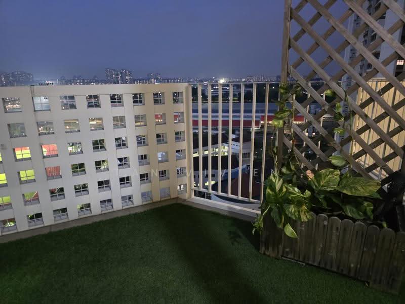 Sky Habitat, 7 Bishan Street 15, Ang Mo Kio / Bishan / Thomson, 2 Bedrooms, 1,195 sqft, Condominium For Rent, by Tan Vivien, 500275128 - Balcony (Master Br) - PropertyGuru.com.sg