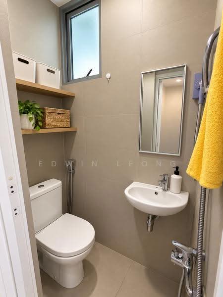 The Glades, 12 Bedok Rise, Bedok / Upper East Coast, 3 Bedrooms, 990 sqft, Condominium For Sale, by Edwin Leong, 500275139 - Yard Bathroom - PropertyGuru.com.sg