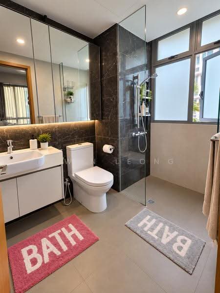 The Glades, 12 Bedok Rise, Bedok / Upper East Coast, 3 Bedrooms, 990 sqft, Condominium For Sale, by Edwin Leong, 500275139 - Master Bathroom - PropertyGuru.com.sg
