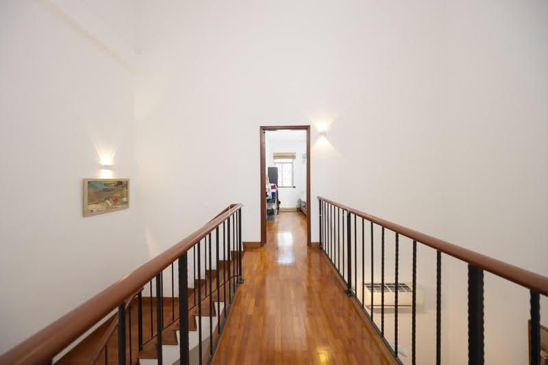 Saraca / Mimosa / Yio Chu Kang, Saraca Road, Seletar / Yio Chu Kang, 5 Bedrooms, 3,100 sqft, Terraced House For Sale, by Claire Loh, 500275142 - Corridor - PropertyGuru.com.sg