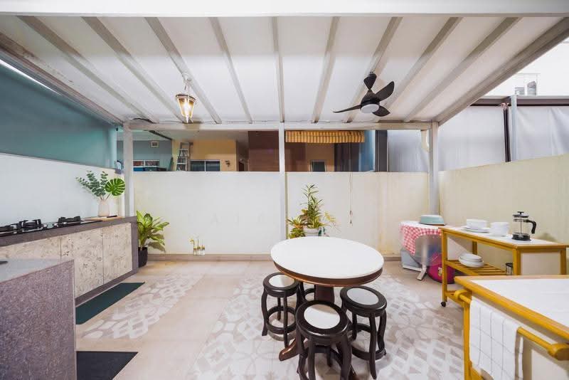 Saraca / Mimosa / Yio Chu Kang, Saraca Road, Seletar / Yio Chu Kang, 5 Bedrooms, 3,100 sqft, Terraced House For Sale, by Claire Loh, 500275142 - Kitchen - PropertyGuru.com.sg
