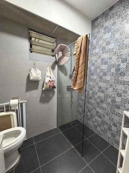 476B Upper Serangoon View, 476B Upper Serangoon View, Hougang / Punggol / Sengkang, 3 Bedrooms, 1,237 sqft, HDB Flat For Sale, by Sharon Tay, 500275154 - Bathroom - PropertyGuru.com.sg