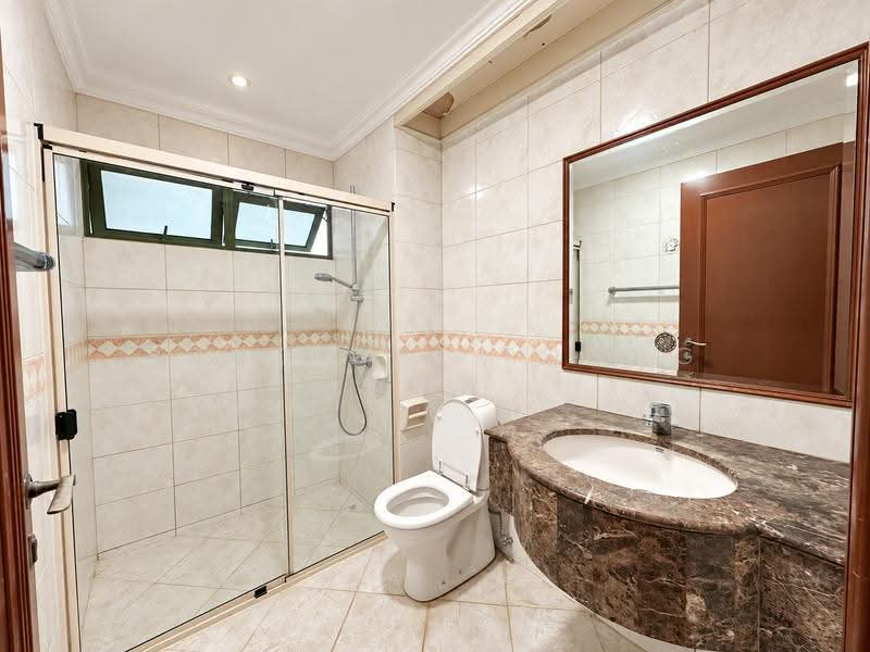 The Aberdeen, 2 Jalan Taman, Balestier / Toa Payoh, 4 Bedrooms, 1,475 sqft, Condominium For Sale, by Yong Wee Foong 杨伟锋, 500275162 - Bathroom - PropertyGuru.com.sg
