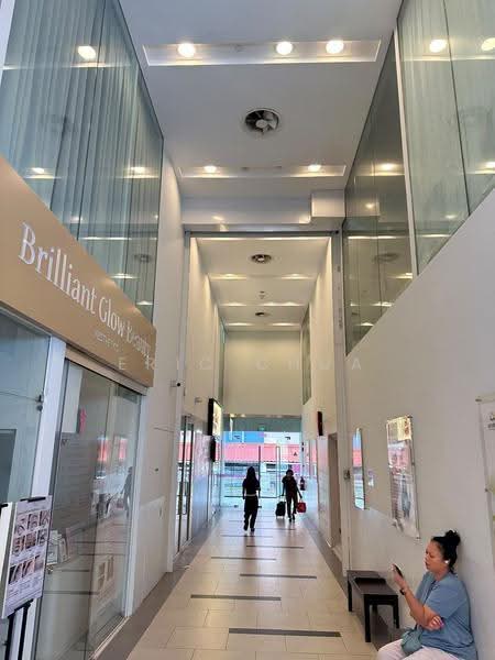 The MidTown, 1189 Upper Serangoon Road, Hougang / Punggol / Sengkang, 786 sqft, Mall Shop For Sale, by Eric Chua, 500275166 - Corridor - CommercialGuru.com.sg