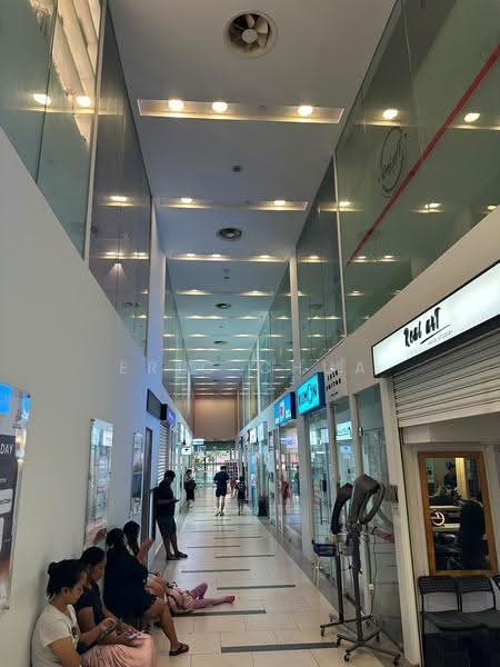 The MidTown, 1189 Upper Serangoon Road, Hougang / Punggol / Sengkang, 786 sqft, Mall Shop For Sale, by Eric Chua, 500275166 - Corridor - CommercialGuru.com.sg
