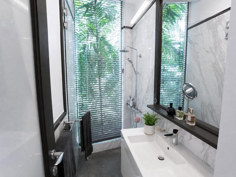 A Couples Retreat at Emerald Hill, Emerald Hill Conservation Area, Orchard / River Valley, 4 Bedrooms, 2,575 sqft, Conservation House For Rent, by Susan Prior, 500275169 - Bathroom - PropertyGuru.com.sg