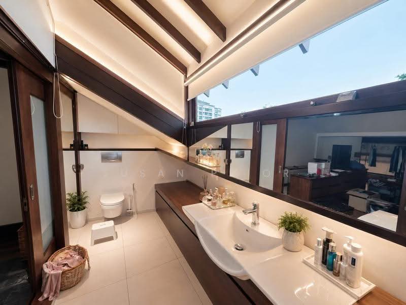 A Couples Retreat at Emerald Hill, Emerald Hill Conservation Area, Orchard / River Valley, 4 Bedrooms, 2,575 sqft, Conservation House For Rent, by Susan Prior, 500275169 - Bathroom - PropertyGuru.com.sg