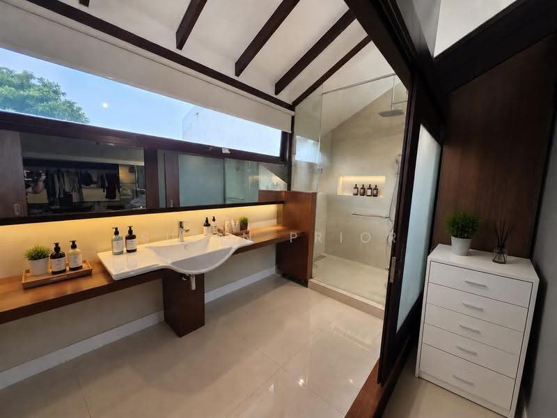 A Couples Retreat at Emerald Hill, Emerald Hill Conservation Area, Orchard / River Valley, 4 Bedrooms, 2,575 sqft, Conservation House For Rent, by Susan Prior, 500275169 - Bathroom - PropertyGuru.com.sg