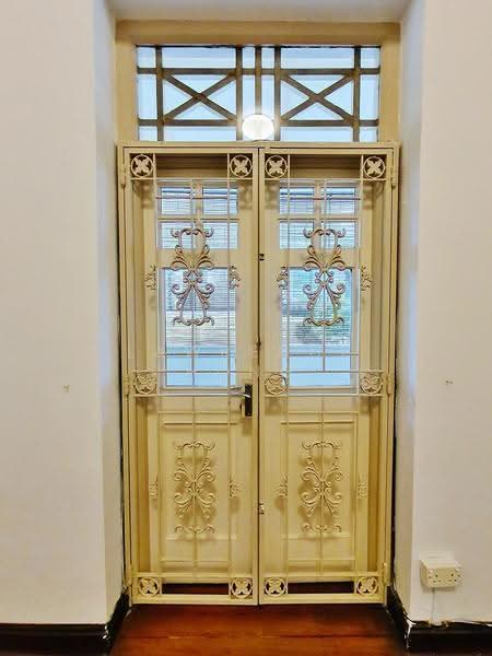 Townerville, McNair Road, Balestier / Toa Payoh, 4 Bedrooms, 2,918 sqft, Conservation House For Rent, by Lawrence Hong, 500275180 - Entrance - PropertyGuru.com.sg