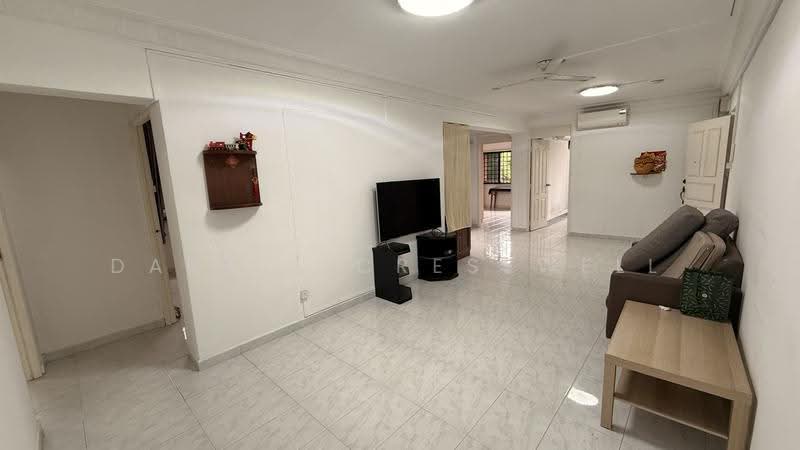 450 Hougang Avenue 10, 450 Hougang Avenue 10, Hougang / Punggol / Sengkang, 3 Bedrooms, 1,291 sqft, HDB Flat For Sale, by Darryl Cresswell, 500275206 - Living Room - PropertyGuru.com.sg