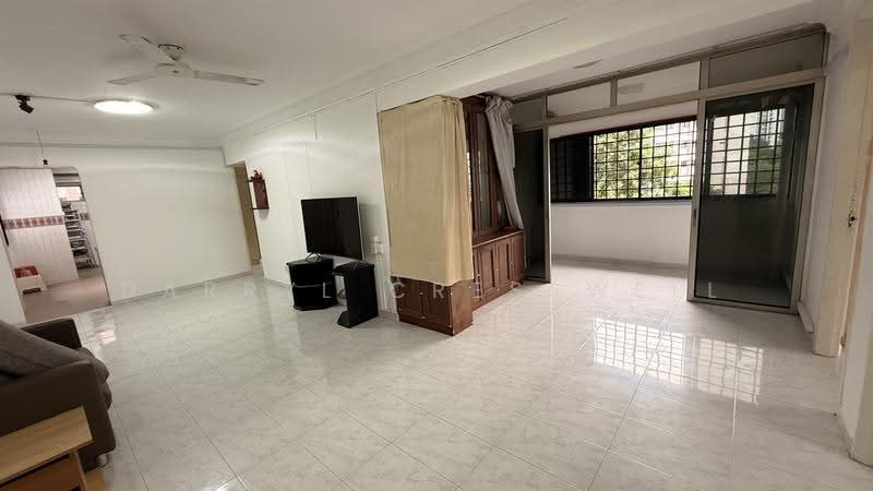 450 Hougang Avenue 10, 450 Hougang Avenue 10, Hougang / Punggol / Sengkang, 3 Bedrooms, 1,291 sqft, HDB Flat For Sale, by Darryl Cresswell, 500275206 - Living Room - PropertyGuru.com.sg