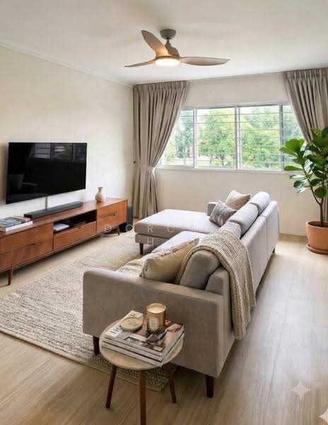 826 Yishun Street 81, 826 Yishun Street 81, Sembawang / Yishun, 3 Bedrooms, 1,572 sqft, HDB Flat For Sale, by Dorcas Chan, 500275207 - Living Room - PropertyGuru.com.sg