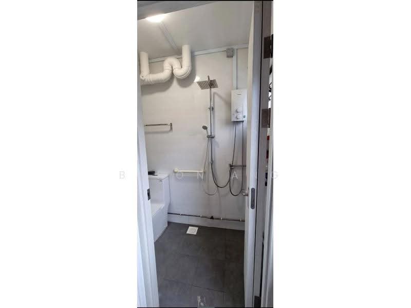 424 Hougang Avenue 6, 424 Hougang Avenue 6, Hougang / Punggol / Sengkang, Room Rental, 100 sqft, HDB Flat For Rent, by Baron Ang, 500275237 - Bathroom - PropertyGuru.com.sg