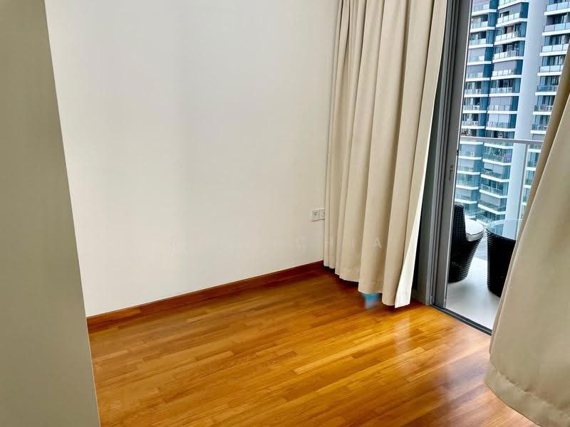 Ascentia Sky, 3 Alexandra View, Alexandra / Commonwealth, 2 Bedrooms, 1,012 sqft, Apartment For Sale, by Ruth Chia, 500275251 - Balcony - PropertyGuru.com.sg