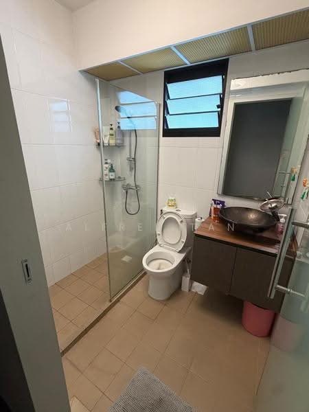 120B Punggol Edge, 120B Edgedale Plains, Hougang / Punggol / Sengkang, 3 Bedrooms, 1,001 sqft, HDB Flat For Sale, by Alfred Tan, 500275300 - Bathroom - PropertyGuru.com.sg