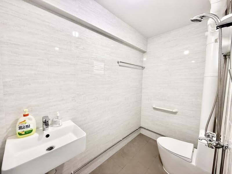 142 Simei Street 2, 142 Simei Street 2, Pasir Ris / Tampines, 3 Bedrooms, 1,324 sqft, HDB Flat For Rent, by Aaron Hong, 500275301 - Bathroom - PropertyGuru.com.sg