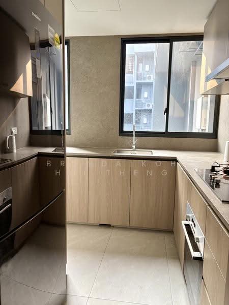 KI Residences At Brookvale, 20 Brookvale Drive, Clementi Park / Upper Bukit Timah, 3 Bedrooms, 980 sqft, Condominium For Rent, by Brenda Koh Hui Theng, 500275320 - Kitchen - PropertyGuru.com.sg