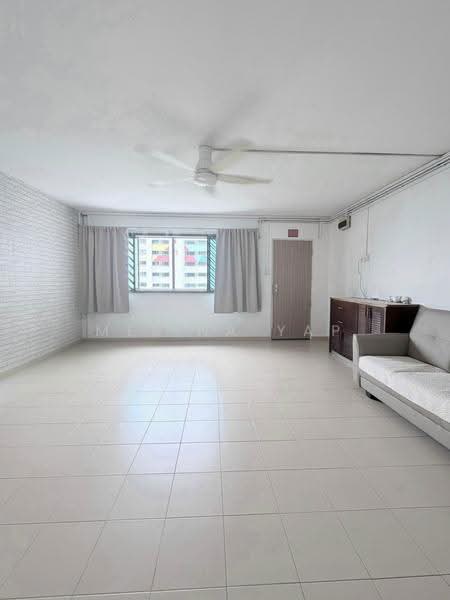 142 Petir Road, 142 Petir Road, Dairy Farm / Bukit Panjang / Choa Chu Kang, 3 Bedrooms, 1,109 sqft, HDB Flat For Sale, by Melina Yap, 500275337 - Living Room - PropertyGuru.com.sg