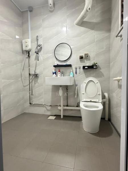 142 Petir Road, 142 Petir Road, Dairy Farm / Bukit Panjang / Choa Chu Kang, 3 Bedrooms, 1,109 sqft, HDB Flat For Sale, by Melina Yap, 500275337 - Master Bathroom - PropertyGuru.com.sg