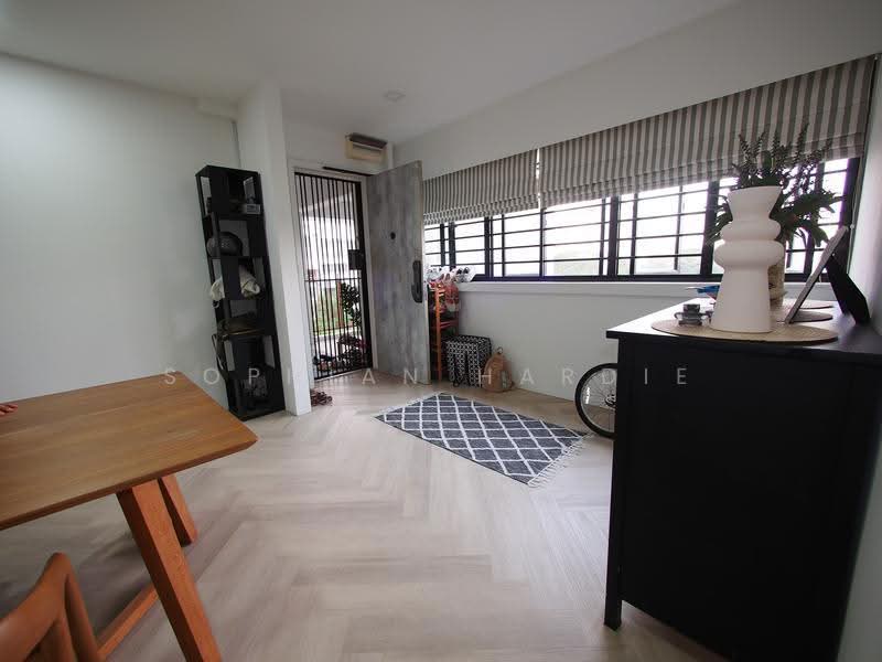 936 Tampines Avenue 5, 936 Tampines Avenue 5, Pasir Ris / Tampines, 3 Bedrooms, 1,313 sqft, HDB Flat For Sale, by Sophian Hardie, 500275354 - Entrance - PropertyGuru.com.sg