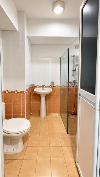 436B Fernvale Road, 436B Fernvale Road, Seletar / Yio Chu Kang, 3 Bedrooms, 1,033 sqft, HDB Flat For Sale, by Jasmine Yee, 500275362 - Bathroom - PropertyGuru.com.sg