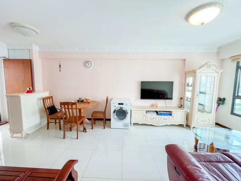 697A Jurong West Central 3, 697A Jurong West Central 3, Boon Lay / Jurong / Tuas, 3 Bedrooms, 1,001 sqft, HDB Flat For Sale, by Joseph Ng 黄德顺, 500275368 - Living Room - PropertyGuru.com.sg