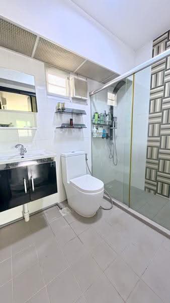 871B Tampines Street 86, 871B Tampines Street 86, Pasir Ris / Tampines, 3 Bedrooms, 1,227 sqft, HDB Flat For Sale, by Sophian Hardie, 500275374 - Bathroom - PropertyGuru.com.sg