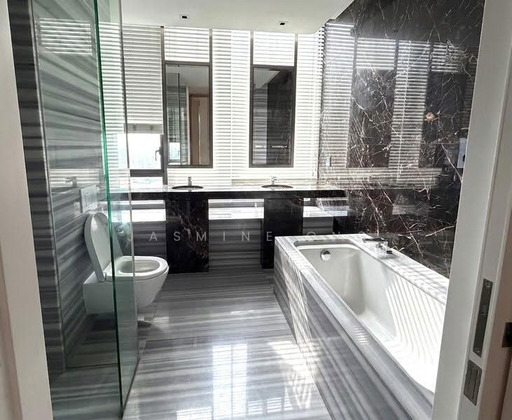 Ardmore 3, 3 Ardmore Park, Tanglin / Holland / Bukit Timah, 3 Bedrooms, 1,744 sqft, Condominium For Sale, by Jasmine Ong, 500275377 - Master Bathroom - PropertyGuru.com.sg