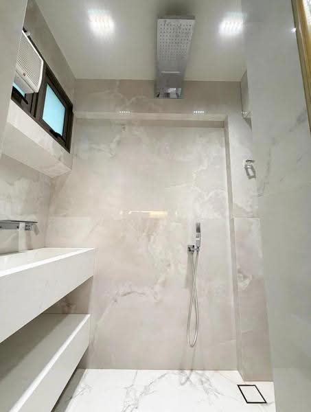 263 Bishan Street 22, 263 Bishan Street 22, Ang Mo Kio / Bishan / Thomson, 2 Bedrooms, 1,140 sqft, HDB Flat For Sale, by Clement Ong, 500275419 - Common Bathroom - PropertyGuru.com.sg