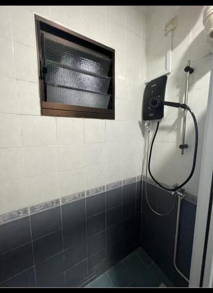Room for rent in Choa Chu Kang Crescent, 112, , Room Rental, 165 sqft, HDB Flat For Rent, by Nickson Guay, 500275432 - Bathroom - PropertyGuru.com.sg