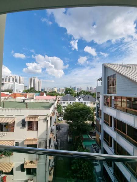 Carlyx Green, 41 Carlisle Road, Farrer Park / Serangoon Rd, 3 Bedrooms, 990 sqft, Apartment For Sale, by Francis Lee, 500275436 - PropertyGuru.com.sg