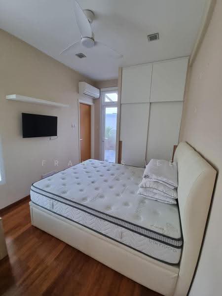 Carlyx Green, 41 Carlisle Road, Farrer Park / Serangoon Rd, 3 Bedrooms, 990 sqft, Apartment For Sale, by Francis Lee, 500275436 - PropertyGuru.com.sg