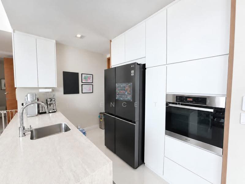 Saint Thomas Suites, 33 St Thomas Walk, Orchard / River Valley, 4 Bedrooms, 2,013 sqft, Condominium For Rent, by Florence Toh, 500275440 - Kitchen - PropertyGuru.com.sg